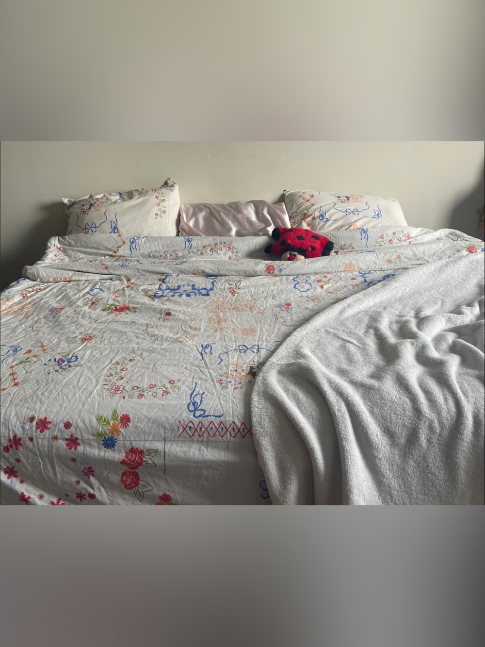 Urban Outfitters Floral and Ornamental White Cotton Duvet Cover Set - Queen